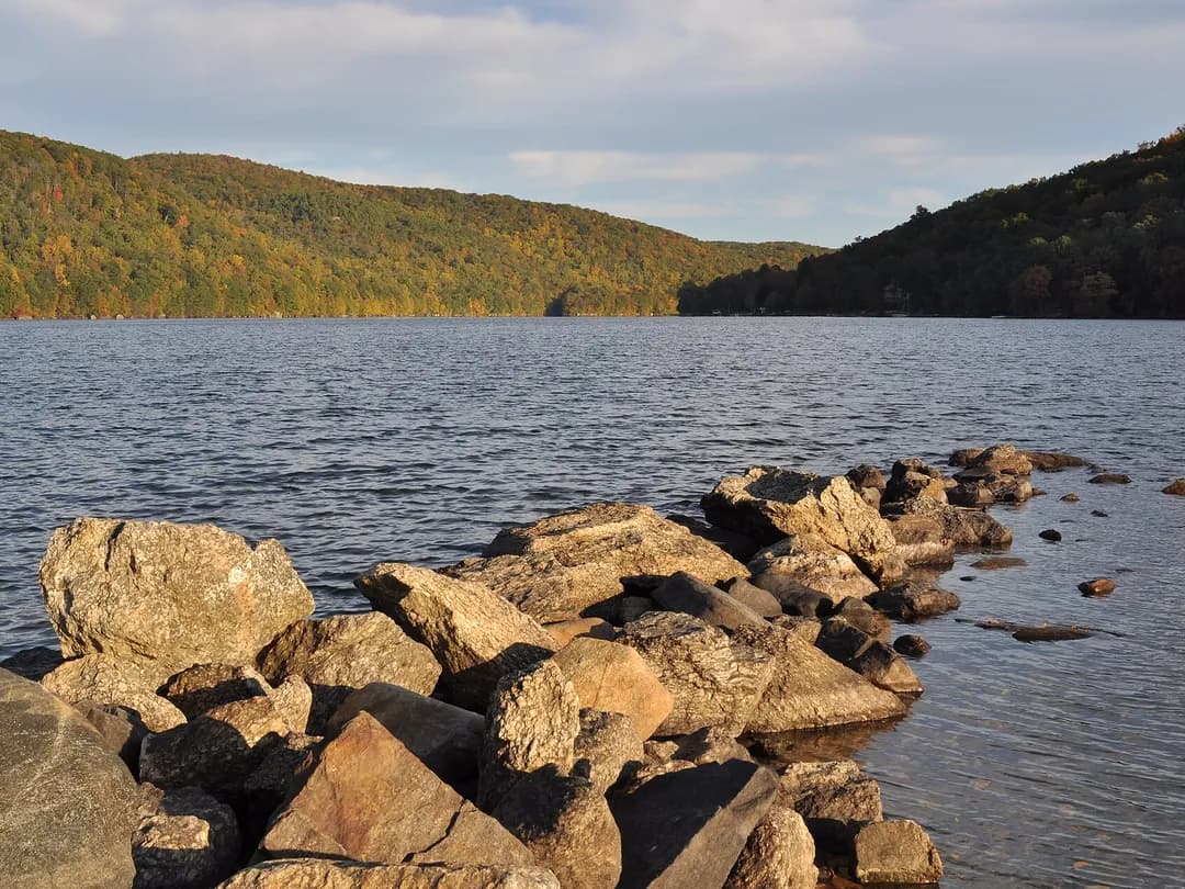 Squantz Pond in New Fairfield on an early autumn morning