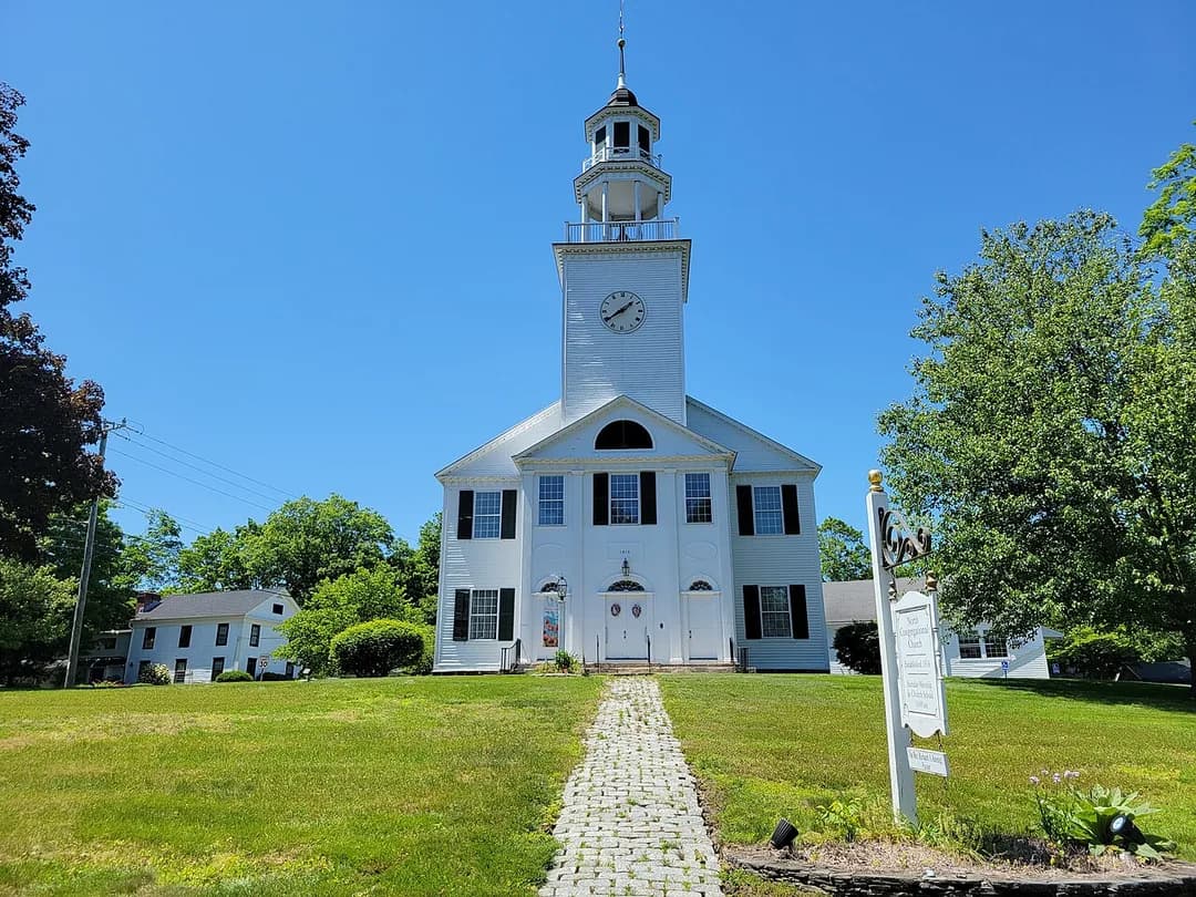 The North Congregational Church with its white steeple in Woodbury, Connecticut